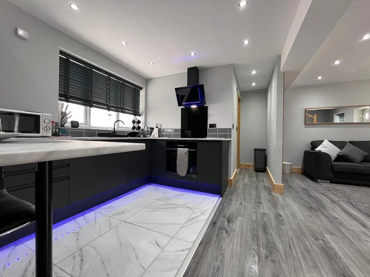 Entire Two Bedroom Guest House & Free Parking Nottingham