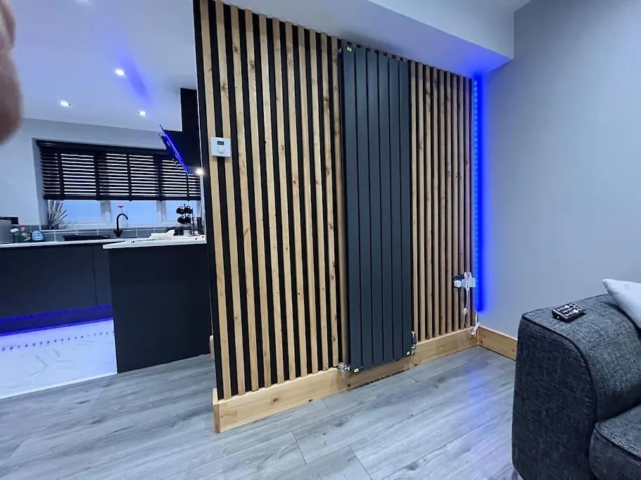 Entire Two Bedroom Guest House & Free Parking Nottingham Apartment